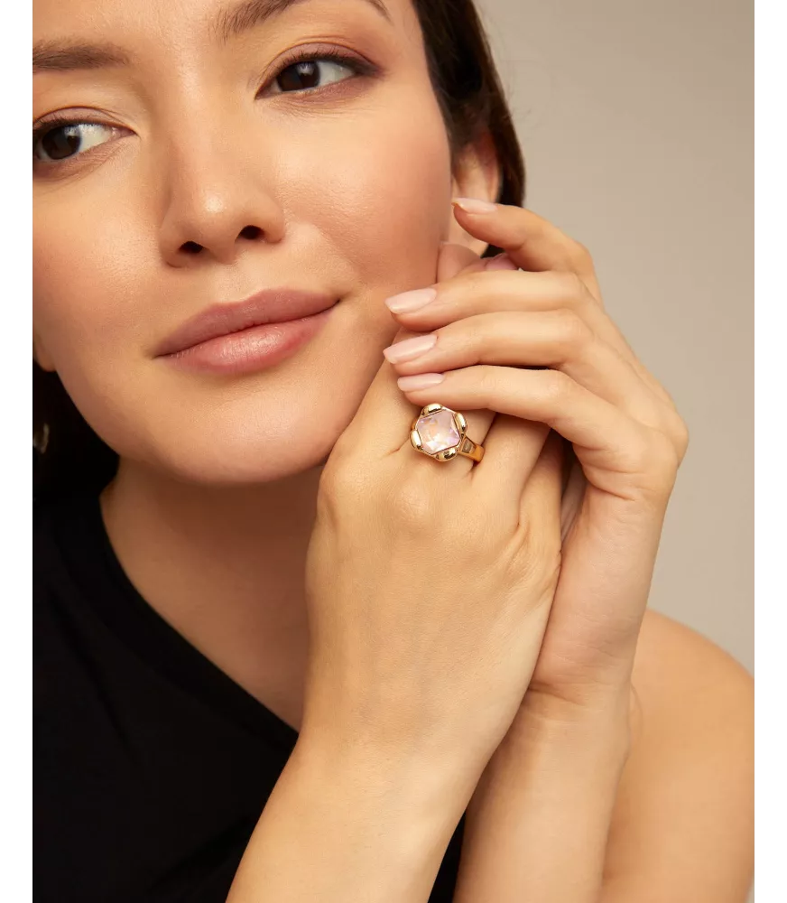 Anillo Rock n´pink UNOde50, en metal bañado en oro.
