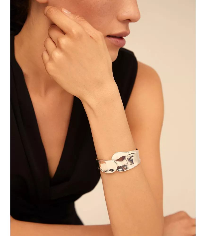 Pulsera Olas Unode50, en metal bañado en plata.
