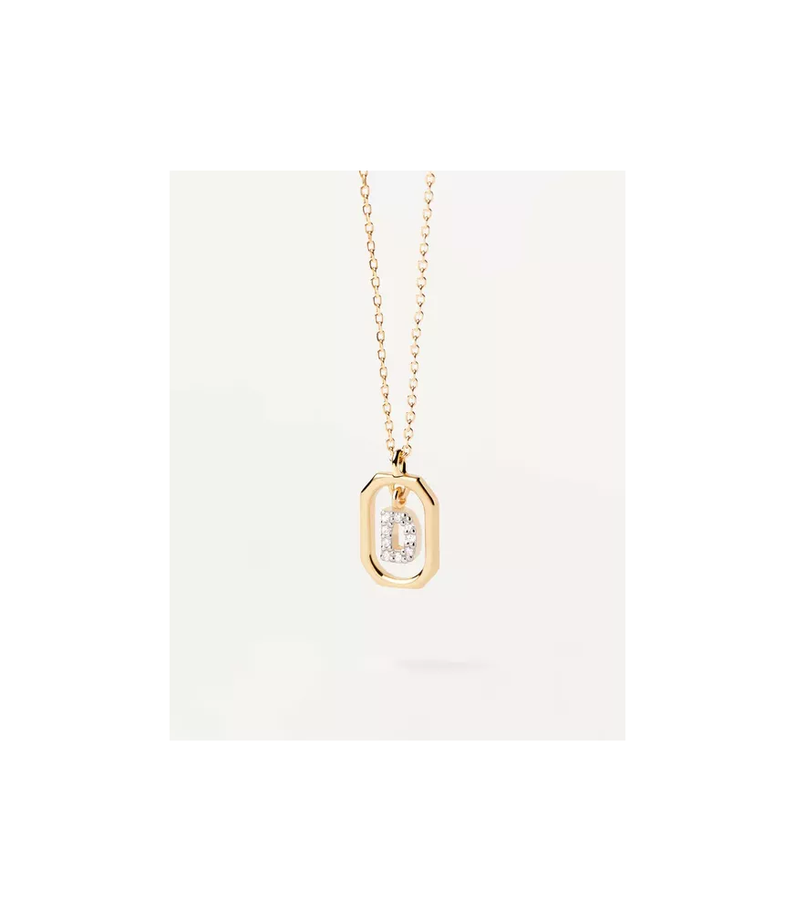 Collar P D Paola, letra D mini, con baño de oro de 18k.