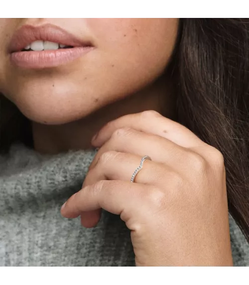 Anillo en plata de primera ley Pandora Deseo Reluciente.