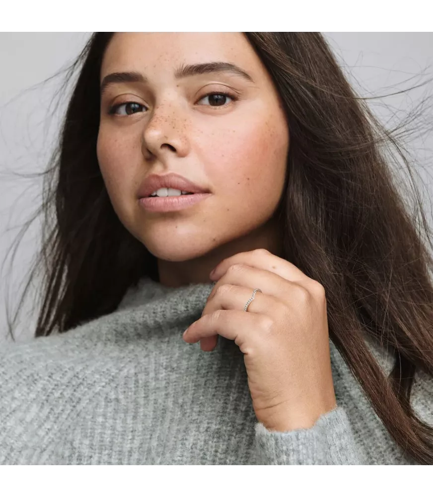 Anillo en plata de primera ley Pandora Deseo Reluciente.