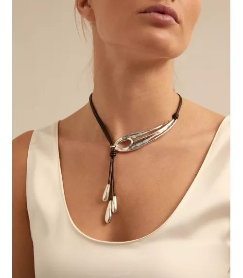 Collar Big Leaf UNOde50, en metal bañado en plata.