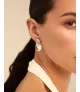 Pendientes Escamas UNOde50, en metal bañado en plata.