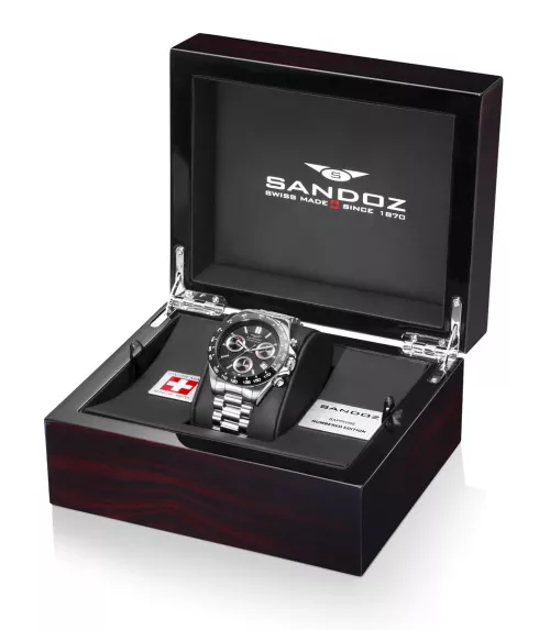 Cuarzo Suizo, 3 agujas, cronógrafo y calendario.