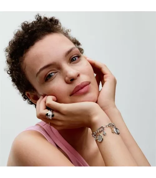 Anillo Pandora ME con un recubrimiento en oro de 14k Mitad Sello Esmaltado