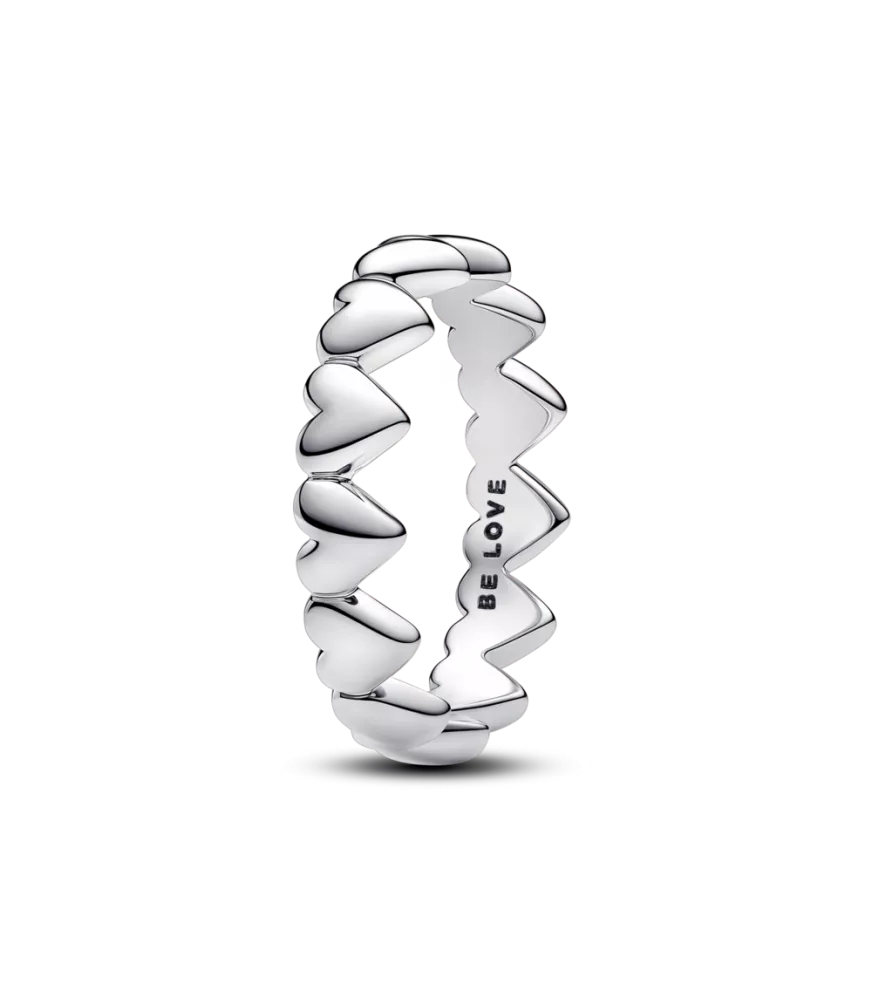 Anillo en plata de ley Fila de Corazones