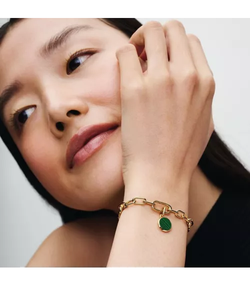 Charm Mini Medallón Grabable Pandora ME con un recubrimiento en oro de 14k Verde 