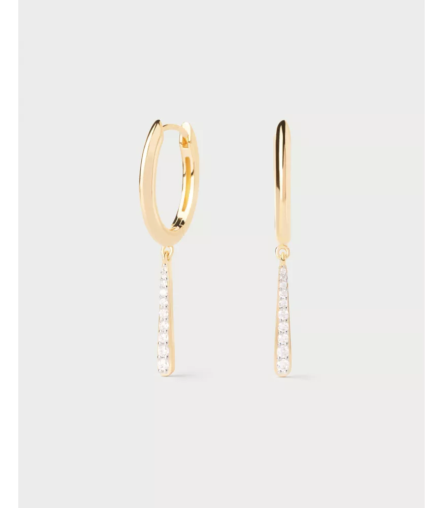 Pendientes aros Olga Mini P D Paola, colección básicos de joyeria, en plata de ley con baño de oro de 18K.