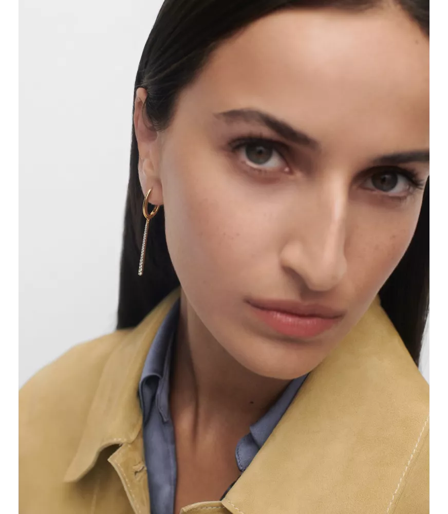 Pendientes aros Olga, P D Paola, colección básicos de joyeria, en plata de ley con baño de oro de 18K.