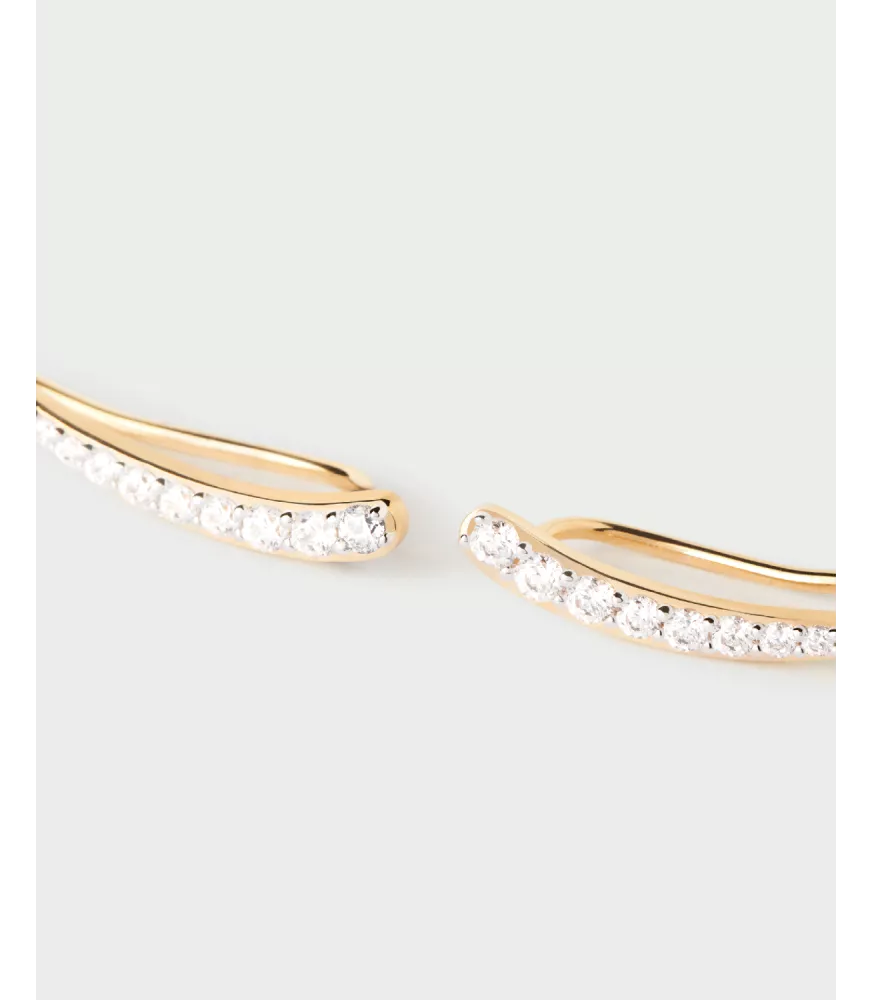 Pendientes trepadores Riga, P D Paola, colección básicos de joyeria, en plata de ley con baño de oro de 18K.