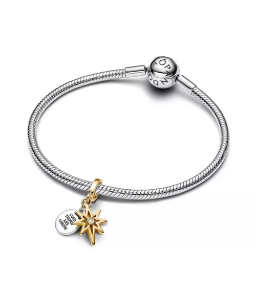 Charm colgante en plata de ley y con un recubrimiento en oro de 14k Grabable Estrella Polar con diamante sintético creado en lab