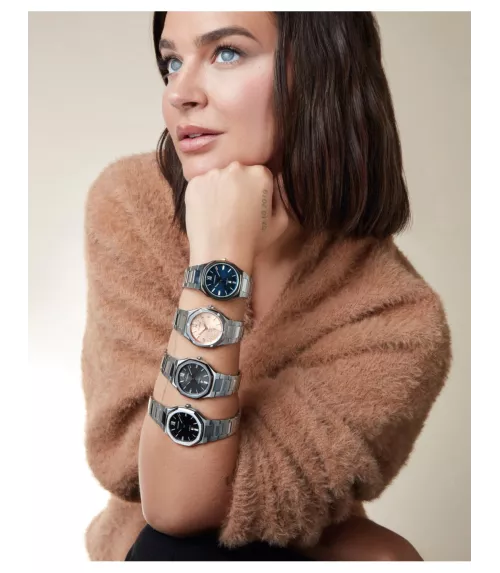 Reloj Viceroy mujer, cuarzo, analógico, 2 agujas, calendario y diamantes.