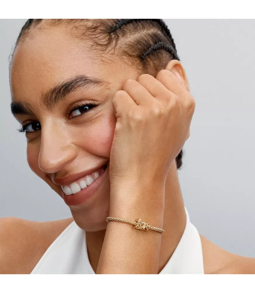 Charm con un recubrimiento en oro de 14k Love Escrito a Mano