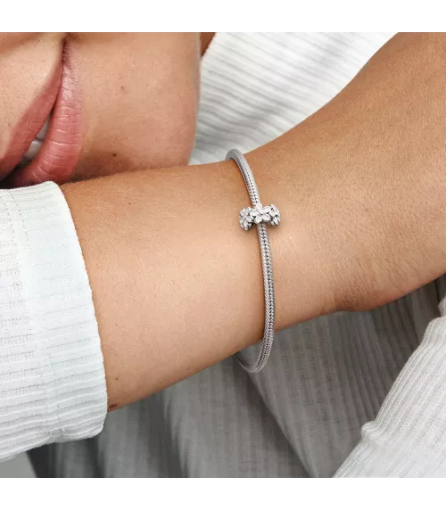 Charm Separador en plata de ley Margarita Blanca