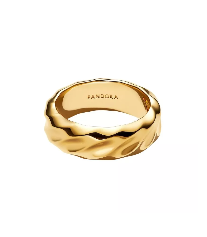 Anillo con un recubrimiento en oro de 14k Banda Ancha Ondulada.