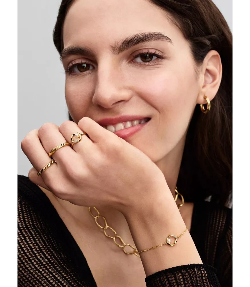Pulsera con un recubrimiento en oro de 14k Círculo Forma Orgánica en Pavé y Perla Cultivada de Agua Dulce Tratada