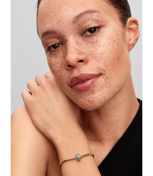 Clip con un recubrimiento en oro de 14k Azul Agua