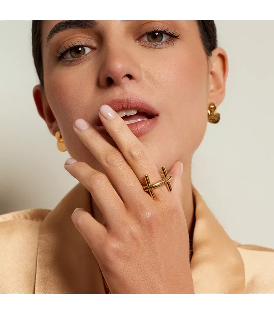 Anillo CXC Bit St, Moritz Slim, en latón bañado en oro.