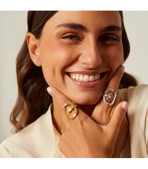 Anillo CXC Ópera, en latón bañado en oro.