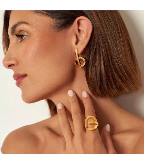 Pendientes CXC Ópera, en metal bañado en oro.