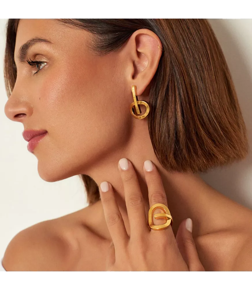 Pendientes CXC Ópera, en metal bañado en oro.