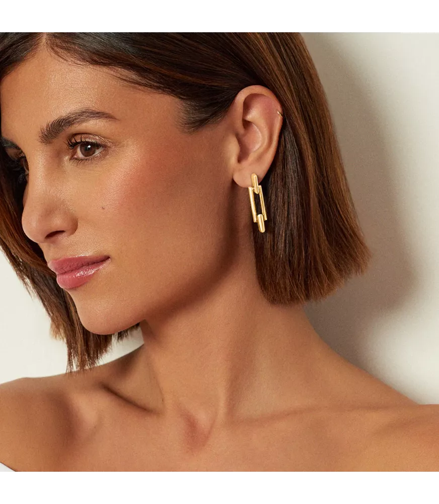 Pendientes CXC Plomada Slim, en metal bañado en oro.