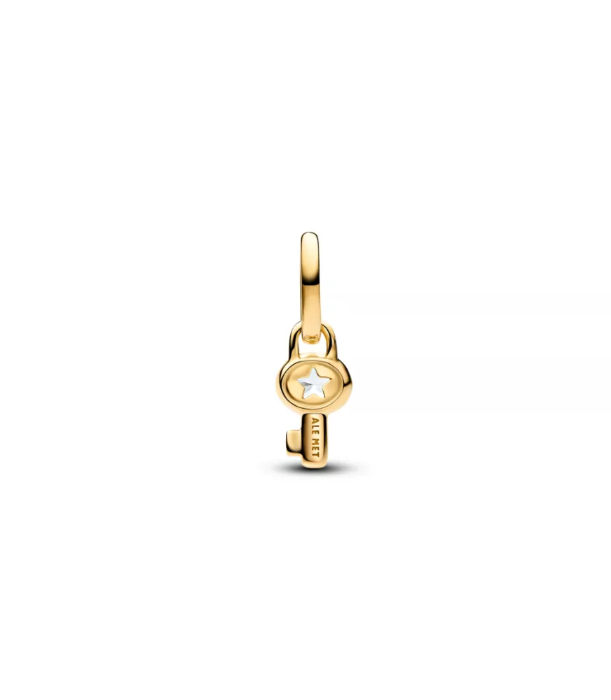 Charm Mini Colgante Pandora Me con un recubrimiento en oro de 14k Llave