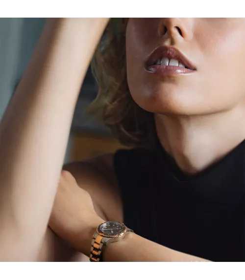 Reloj Jaguar Couple Diver Marrón, mujer, cuarzo suizo ,analógico, 3 agujas y calendario.