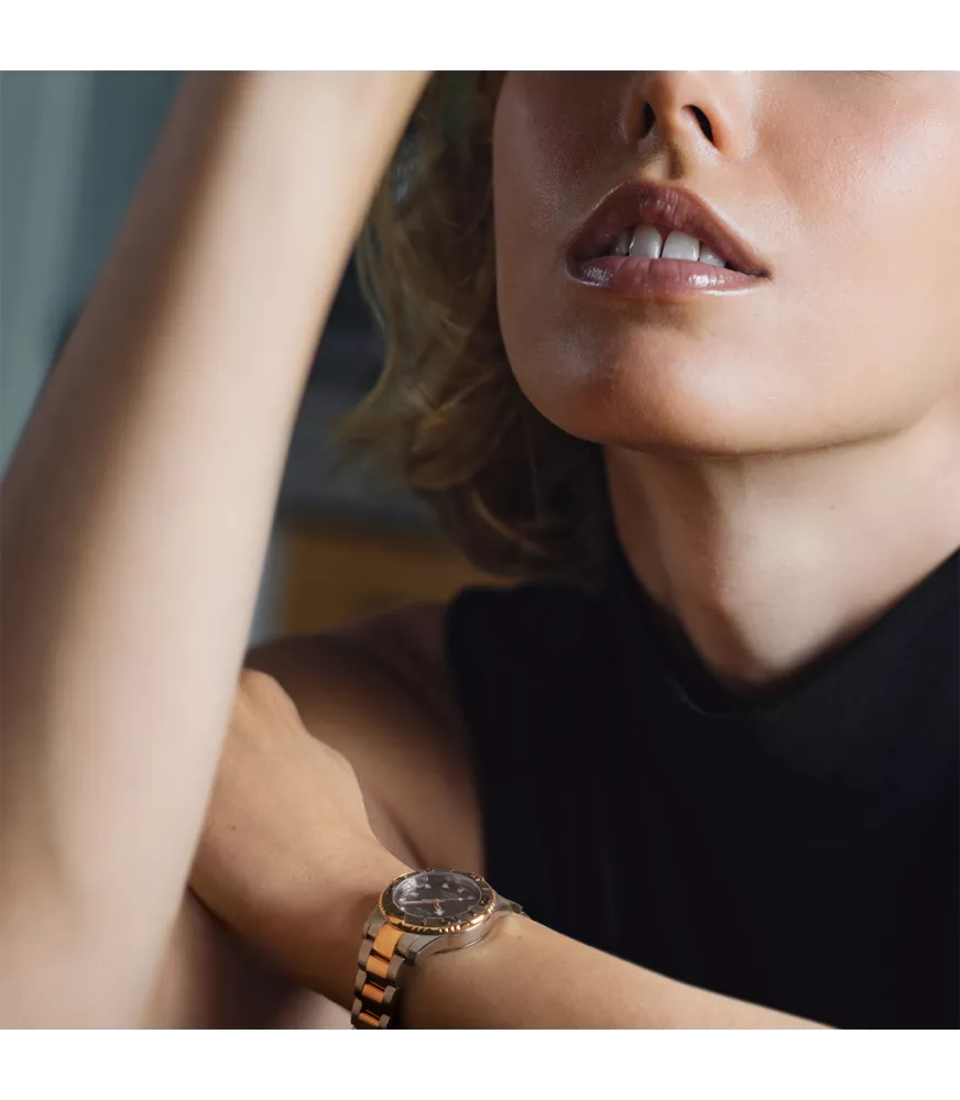 Reloj Jaguar Couple Diver Marrón, mujer, cuarzo suizo ,analógico, 3 agujas y calendario.