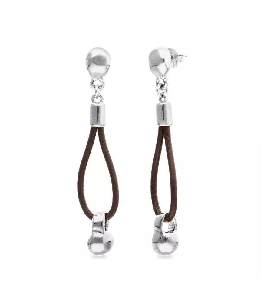 Pendientes Gravedad UNOde50, en metal bañado en plata.