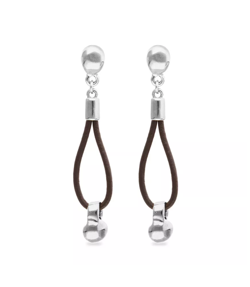 Pendientes Gravedad UNOde50, en metal bañado en plata.