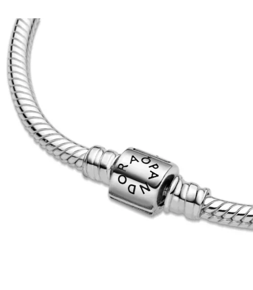 Pulsera Moments en plata de ley con cierre de barril para charms REF. 598816C00