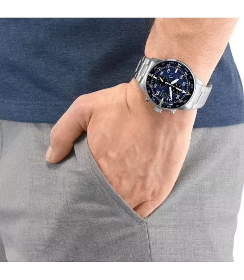 Eco-drive B612, cronógrafo 60 minutos y taquimetro interno.