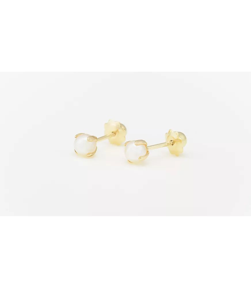 PENDIENTE DE BEBÉ PERLA MEDIANA ORO 18 KTS CON GARRAS.