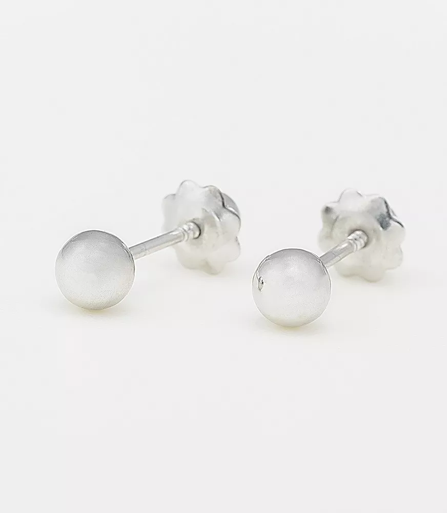 PENDIENTE DE BEBÉ BOLA GRANDE ORO BLANCO 18 KTS.