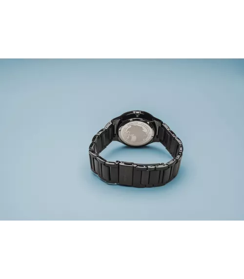 Reloj Bering Classic hombre multifunción.