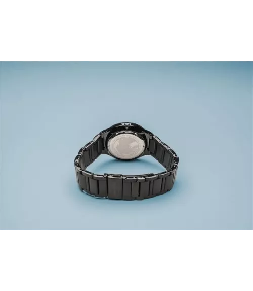 Reloj Bering Classic hombre multifunción.