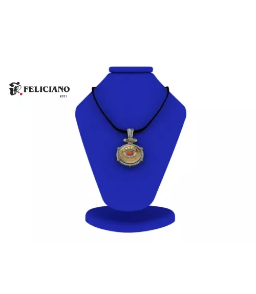 Colgante con cuero en plata de primera ley con cuarzo hidrotermal en rojo.