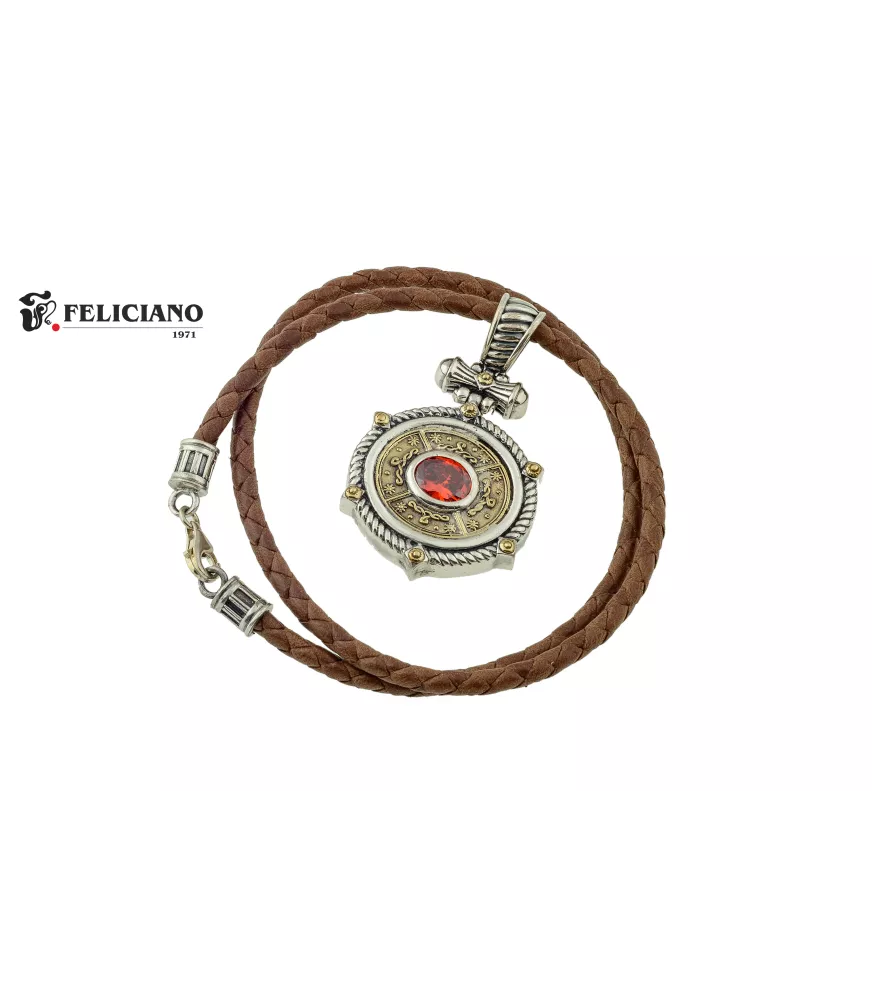 Colgante con cuero en plata de primera ley con cuarzo hidrotermal en rojo.