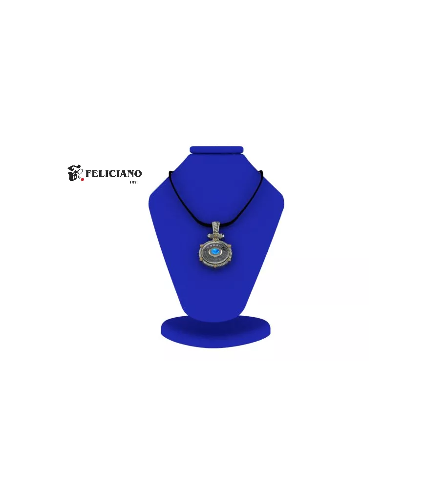 Colgante con cuero en plata de primera ley con cuarzo hidrotermal en azul.