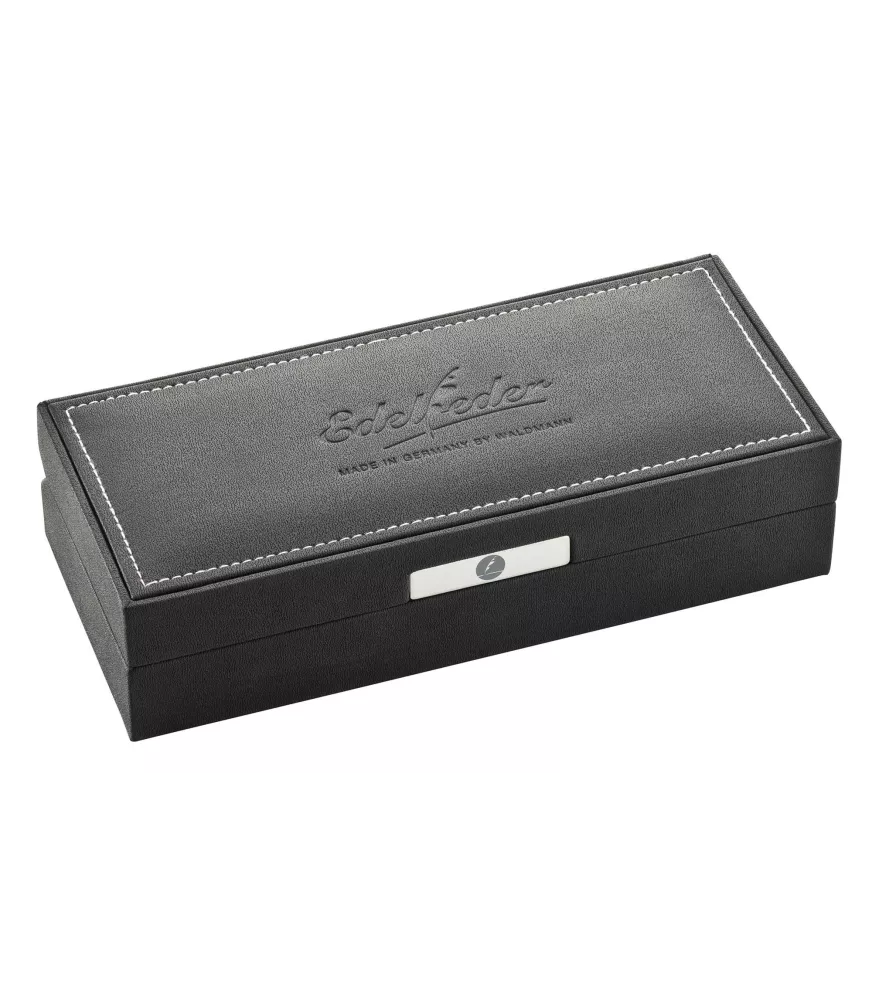 Pluma de plata maciza de 925/000 de la marca alemana Waldmann.